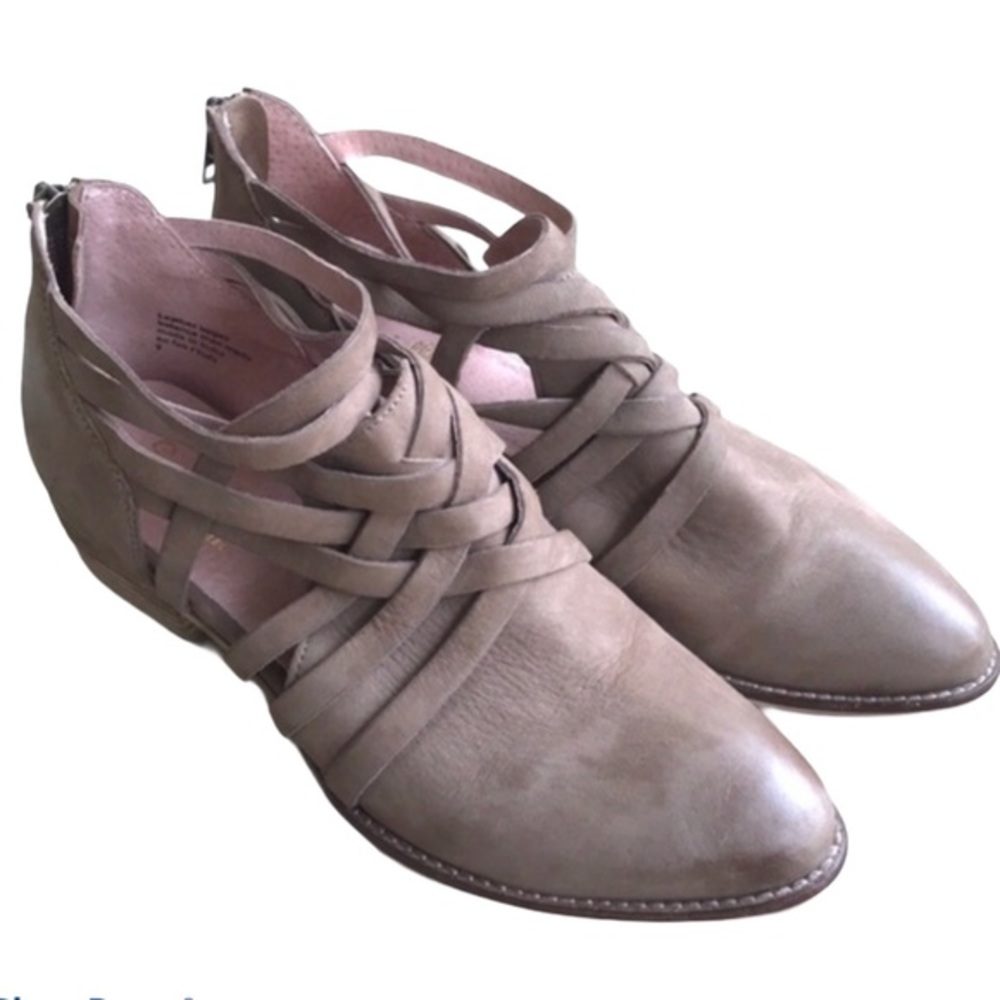 Seychelles Taupe Ankle Boots